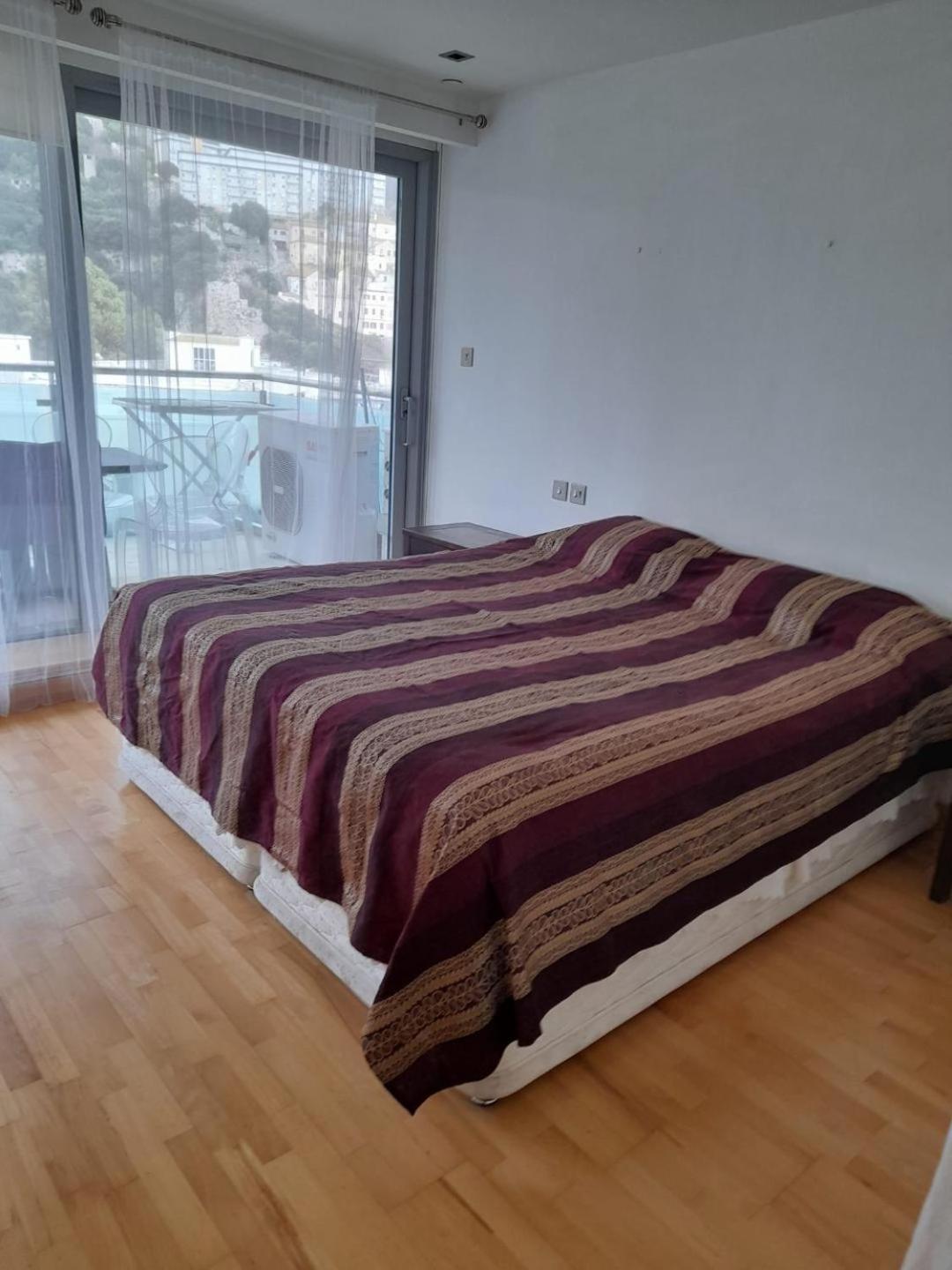 Three Bedroom Flat At Ocean Village Gibraltar Exterior photo